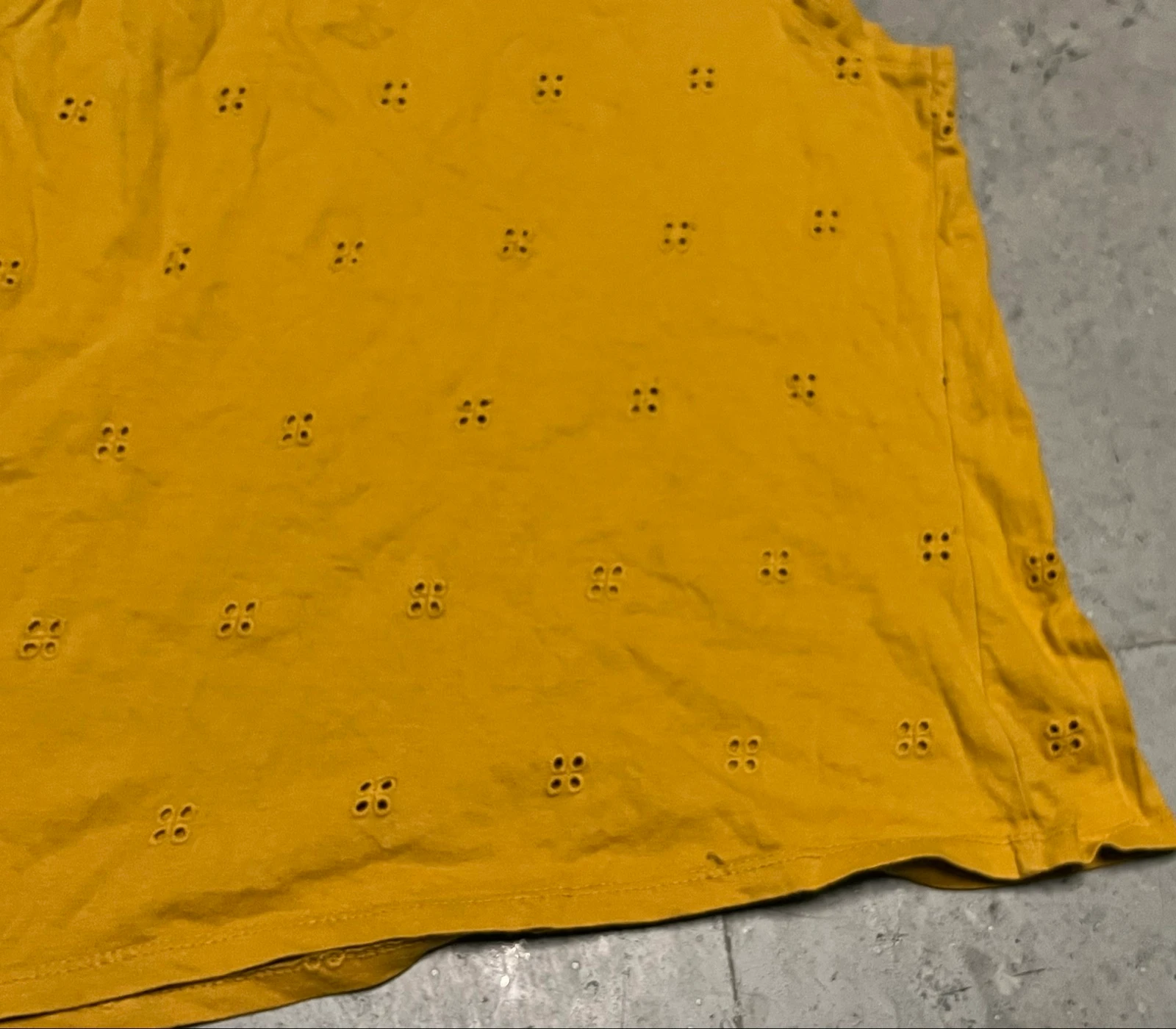 Camiseta naranja con calados  – photo 17